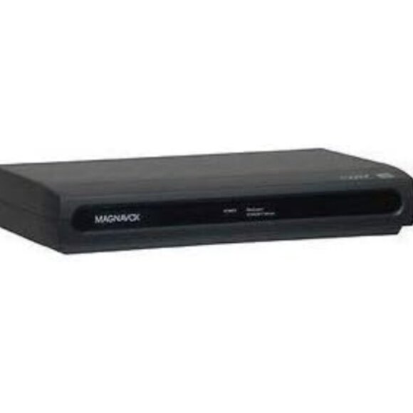 Magnavox TB110MW9 SDTV Converter Box Digital To Analog Tuner NO REMOTE/CORDS - Picture 1 of 8